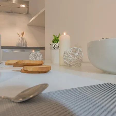 Апартаменты Little Nest Flat Варенна